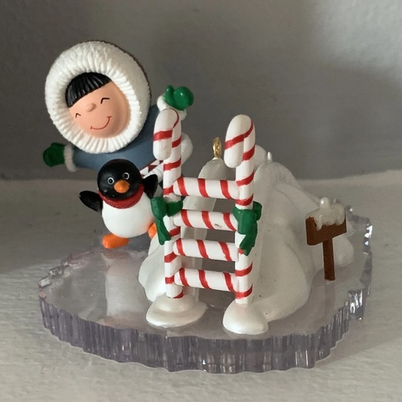 2004 Hallmark Frosty Friends 25th in Series Slippery Slide Keepsake Ornament - Picture 3 of 9